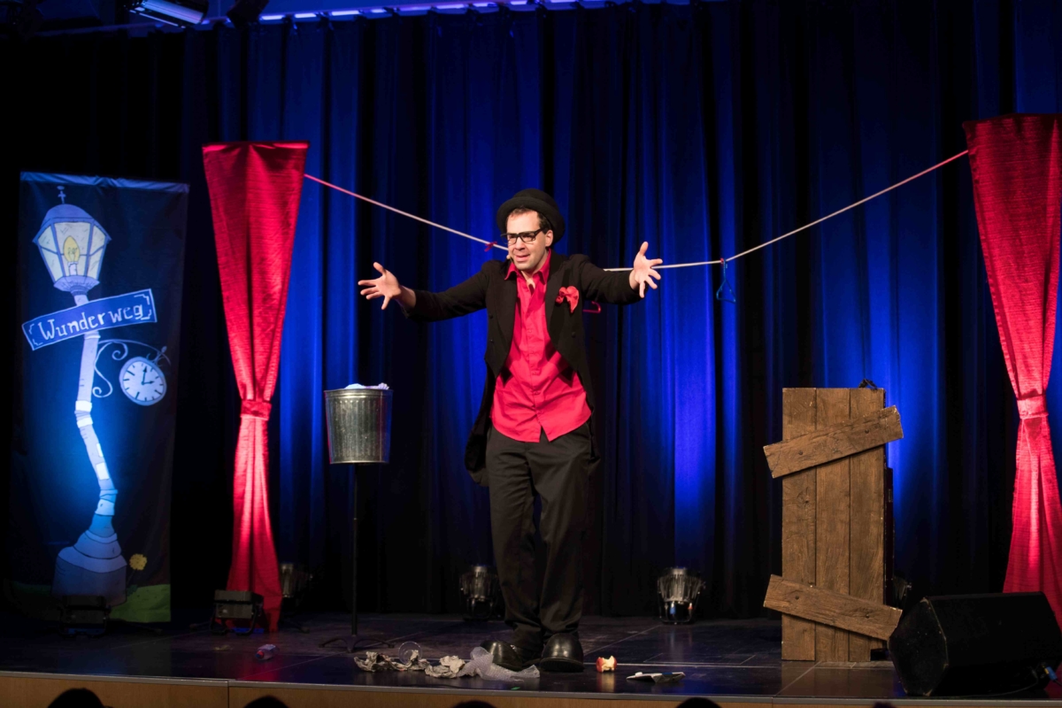 Umwelttheater Kinderzauberer Zauberer Würzburg Kinderzaubererei Marktheidenfeld Würzburg Bamberg Nürnberg Schweinfurt Clown